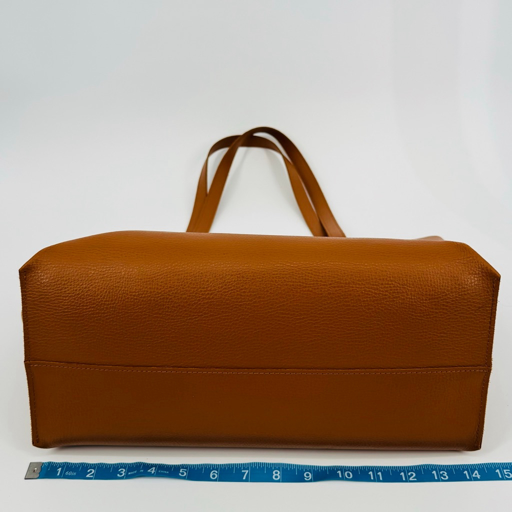 Mark & Graham Everyday Italian Leather Tote Bag in Camel - Picture 7 of 9